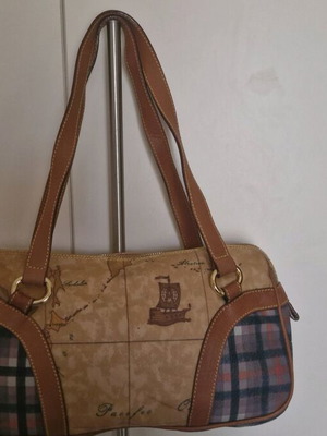 Alviero Martini 1a Classe shoulder bag multicolored like new