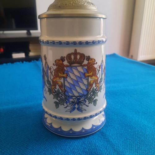 Bavarian Beer Stein like new with coat of arms, 24 cm