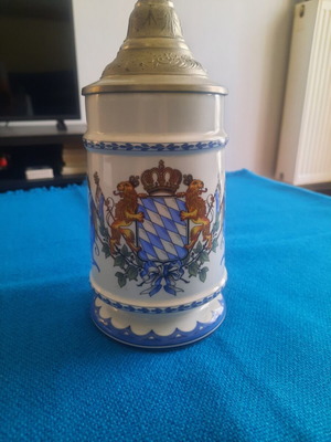 Bavarian Beer Stein like new with coat of arms, 24 cm