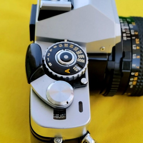 Minolta XG9 camera with Minolta MD 50mm 1:2 lens like new