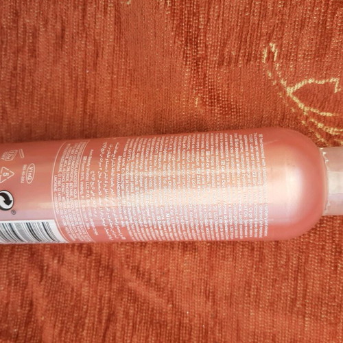 Avon Naturals Body Care Shower Gel cinnamon and cranberry new