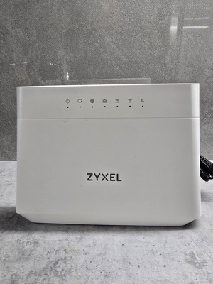 Zyxel router used, fully functional with power adapter