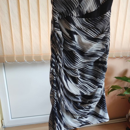 Caractere luxury dress black white geometric pattern size XS like new