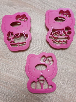 Hello Kitty Tupperware set of 3 molds new