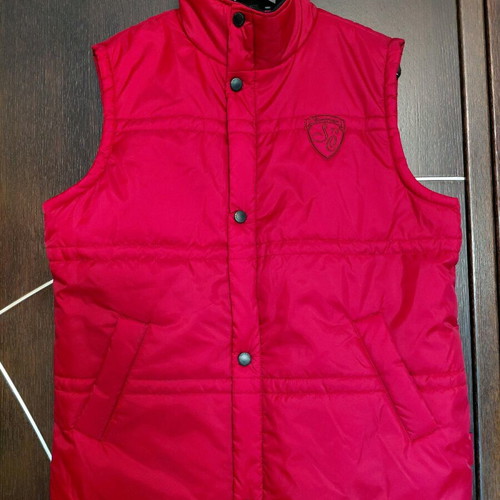 Sleeveless jacket new, size L