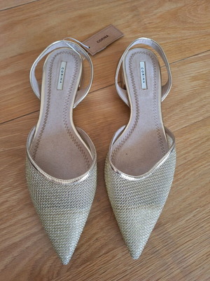 Corina women's sandals new, gold with back strap