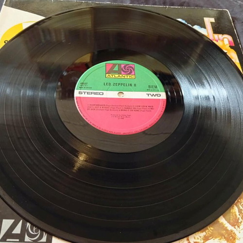 Led Zeppelin II vinyl record, rock