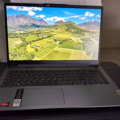 Lenovo Ideapad Slim 3 15AMN8 laptop new, 16GB RAM, AMD Ryzen, 500GB SSD