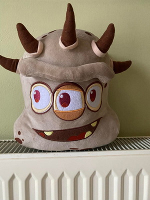 Collectible Reactoonz Gargantoonz Plush like new, rare
