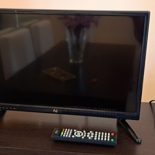 F&U FL22105 LED 22 Inch TV like new