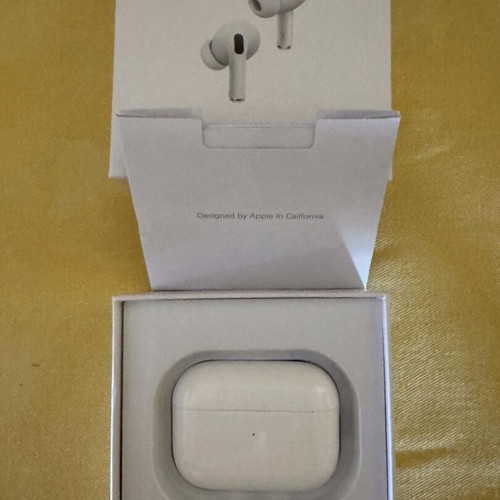 Apple AirPods Pro 2nd Generation with MagSafe Charging Case Type-C new