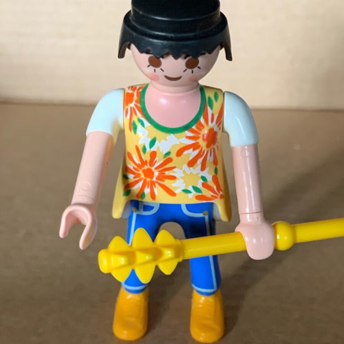 Playmobil figures used, 28 hippies without box