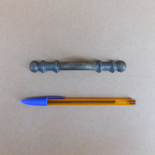 Handle for furniture drawers, metal.