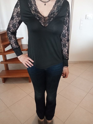 Lace Detail Top black size L like new