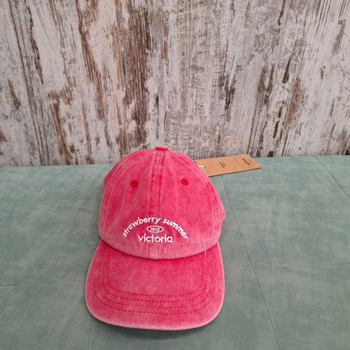 Victoria red stonewashed cotton hat with adjustable back, new