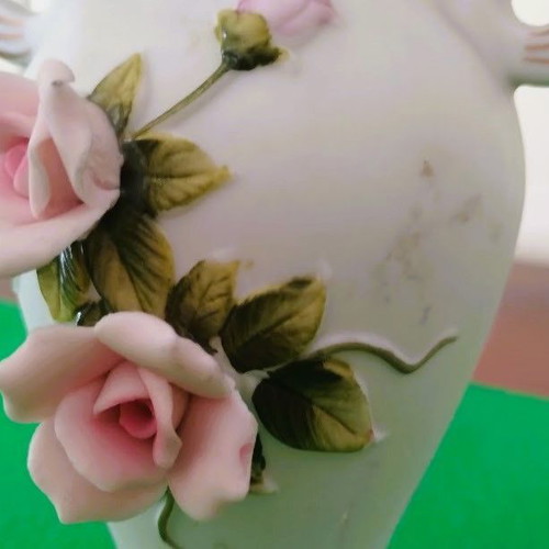 Vase with 3D pink roses porcelain like new