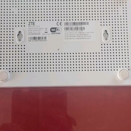 Vodafone router like new for internet and phone
