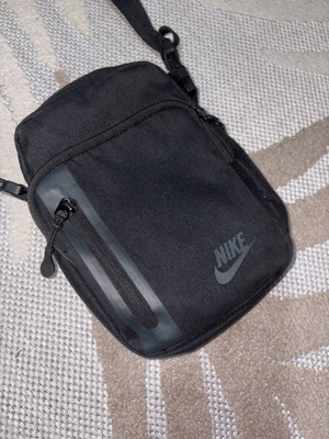 Τσαντάκι Nike καινούργιο, μαύρο