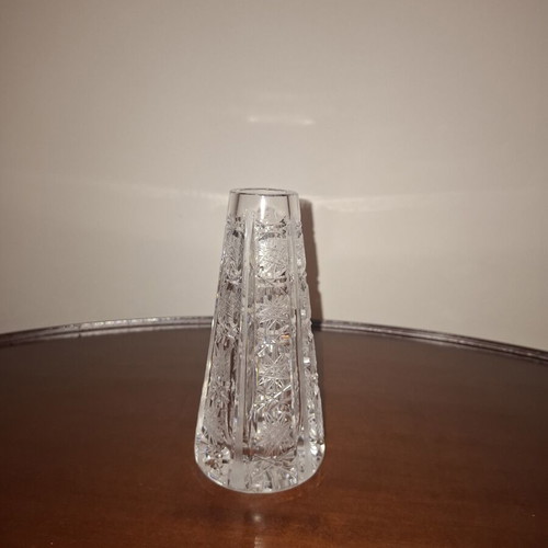 Cut Crystal Vase like new with pinwheel star pattern
