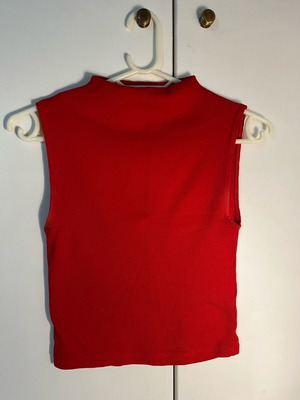 Stradivarius red top like new, size S