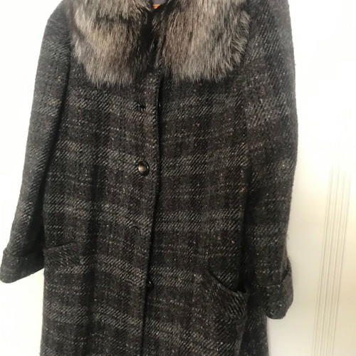 Wool coat with natural fur handmade collar like new, multicolor