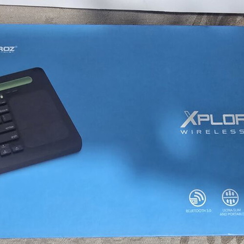 Alcatroz Xplorer Dock 2 wireless keyboard with touchpad like new, black and green (US)