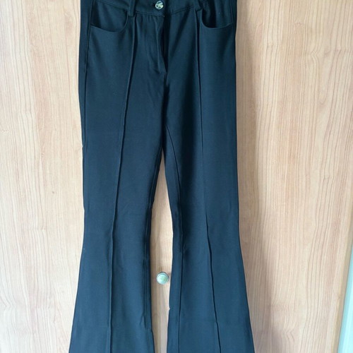 Zara elastic fitted pants with flared bottom