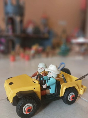 Playmobil Safari αυτοκίνητο με φιγούρες και εξοπλισμό σαν καινούργιο