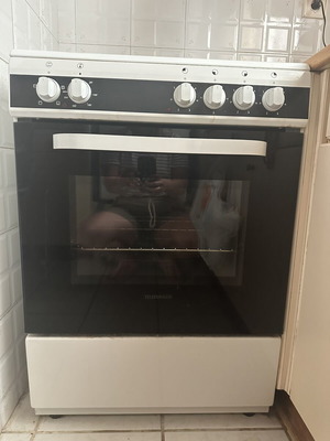 Telefunken electric stove used, white with glass oven door