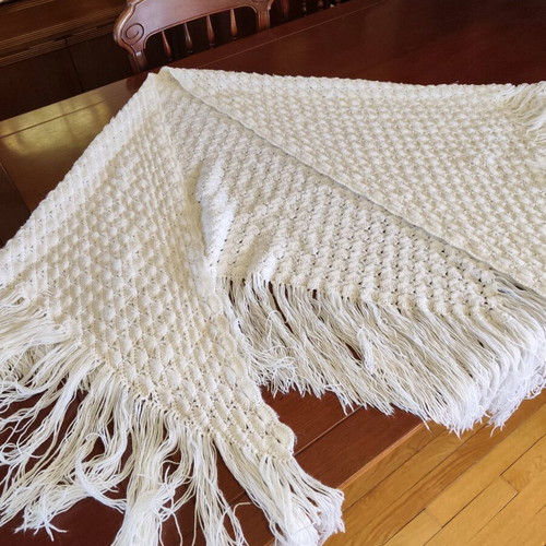Handmade scarf like new, white color 110x220