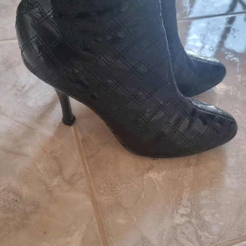 Patent leather ankle boots like new, black, size 37