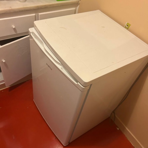 Mini Bar Refrigerator Nurfelt SDS-85W like new