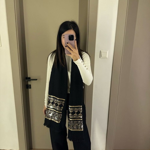 Scarf with sequins unused, black