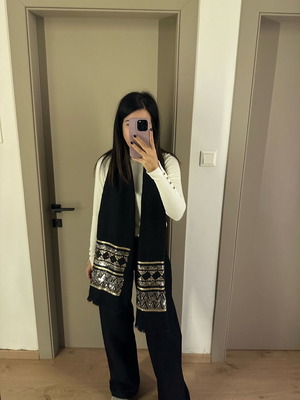 Scarf with sequins unused, black