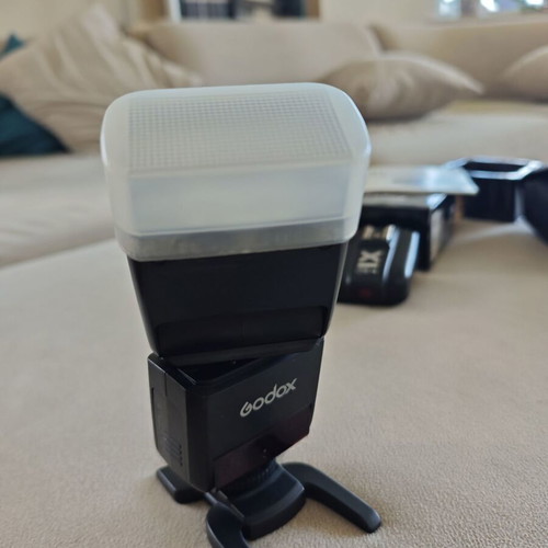 Godox Flash and Trigger Kit for Fujifilm Cameras like new