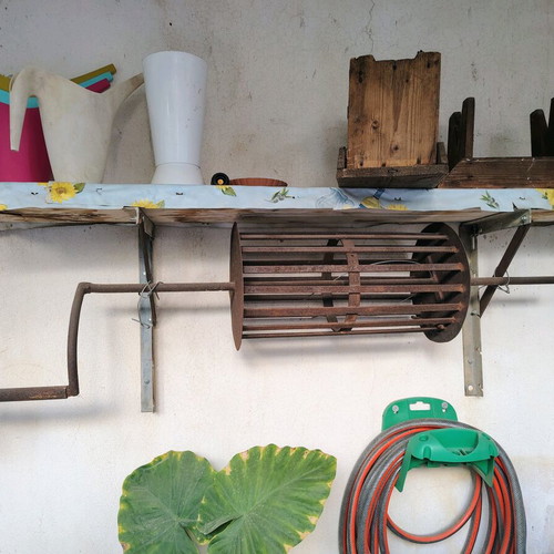 Well bucket used, large, iron, heavy without base