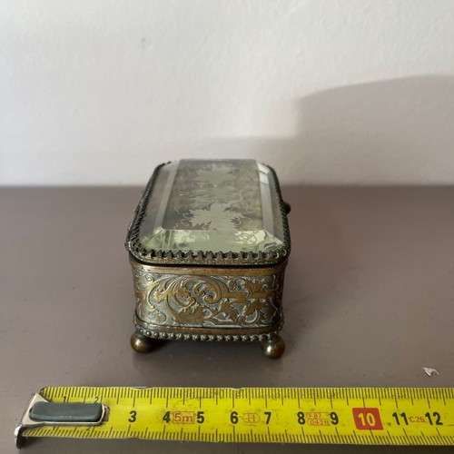 Antique jewelry box used with engraving and bijouterie glass 1920
