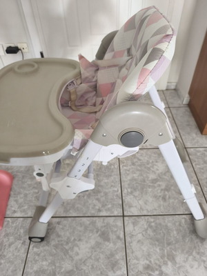 Kiddo Yum Cook αναδιπλούμενο καρεκλάκι φαγητού με ρυθμιζόμενο ύψος Pink Triangle