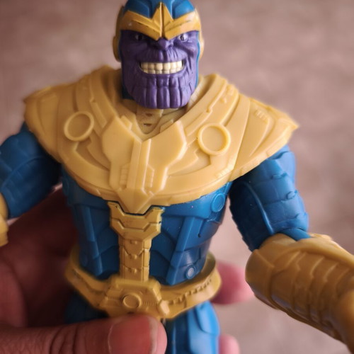 Thanos collectible figure 19cm like new, Marvel Hasbro 2021
