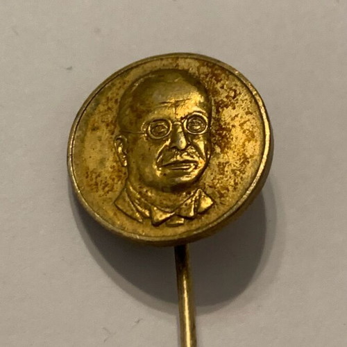 Metaxas 28 October 1940 gold-plated pin like new