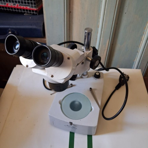 Motic Stereo Microscope binocular with top and bottom lighting like new