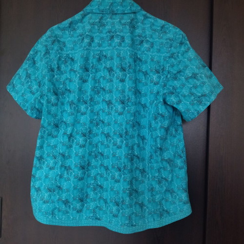 Cecil women's shirt like new, colorful, size L