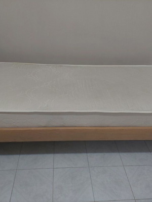 Neoset wooden bed with 90x200cm mattress used