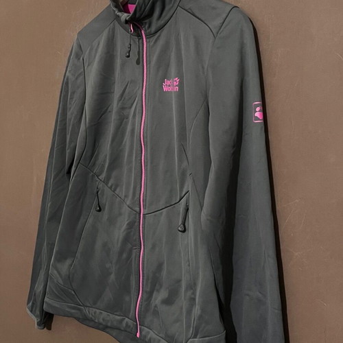 Jack Wolfskin softshell jacket with Stormlock, like new, size Medium