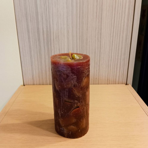 Large decorative candle like new, 14.5cm height, 6.5cm diameter