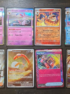 Κάρτες Pokemon καινούργιες από Prismatic και Paldea