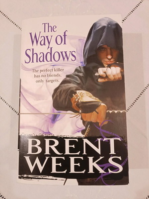 The Way of Shadows Brent Weeks book like new, English