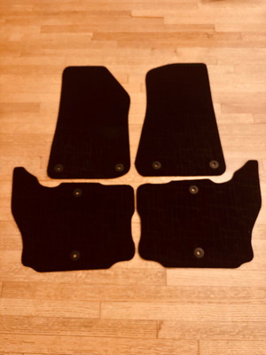 Πατάκια Jeep Wrangler JL 4 Door καινούργια, βελούδινη μοκέτα με σχέδιο κυψέλες
