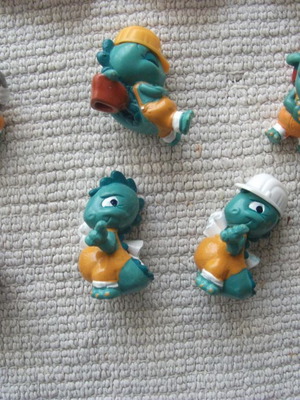 Kinder Ferrero Happy Dinos figures used, pack of 7