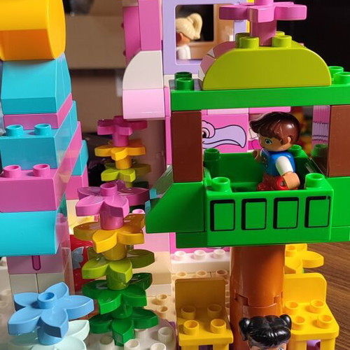 Lego Duplo Flo's Café large construction used, 150+ pieces